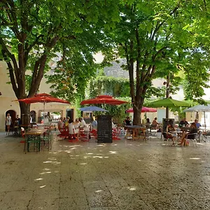 Apartment Les Estrelles, Saint-Remy-de-Provence