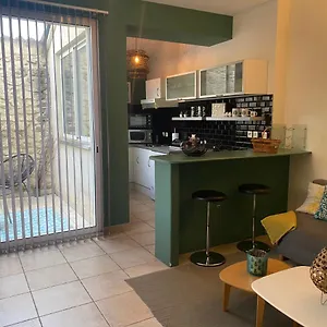 Apartment Le Loft Patio, Au Coeur Du Village, Saint-Remy-de-Provence