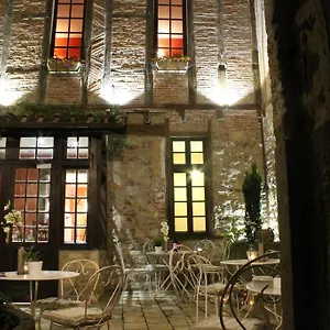 hotel-raymond-vii.midi-pyreneeshotels.com/